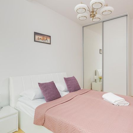 Dzielna Apartment Warsaw Wola By Noclegi Renters Buitenkant foto